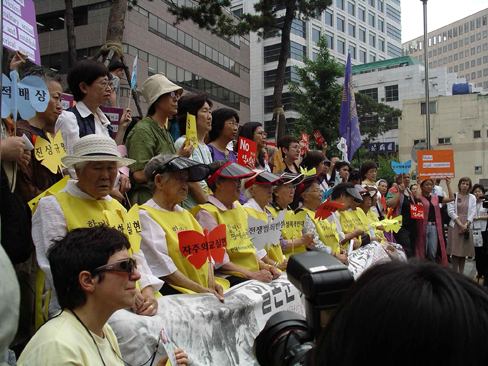 Comfort Women Speak Out in Korea