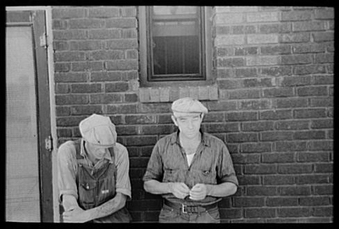 Russell Lee, Two Unemployed Men, Gateway District, Minneapolis, Minnesota, August 1937