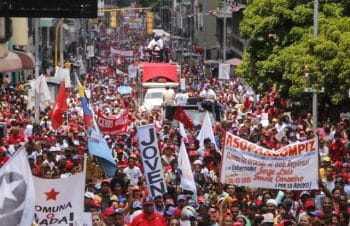 | Venezuelan commune movements march in support of the upcoming Constituent Assembly | MR Online