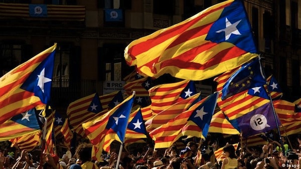 | Hundreds of thousands fill the streets demanding the independence of Catalonia in Barcelona Imago | MR Online