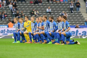 | Hertha Berlin take a knee on Saturday October 14 2017 | MR Online