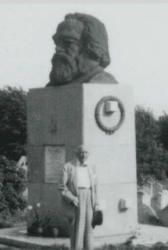 | Du Bois at the grave of Karl Marx September 1958 | MR Online