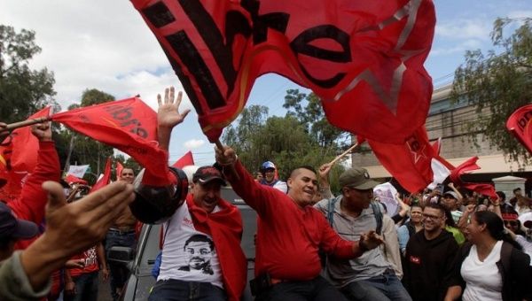 | Supporters of the Opposition Alliance in the streets | Photo Reuters | MR Online