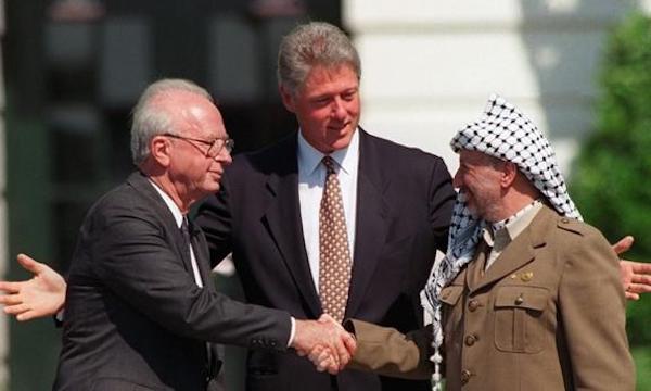 | Israeli prime minister Yitzhak Rabin L PLO chairman Yasser Arafat R and US president Bill Clinton at the ceremony marking the signing of the 1993 peace accord | MR Online