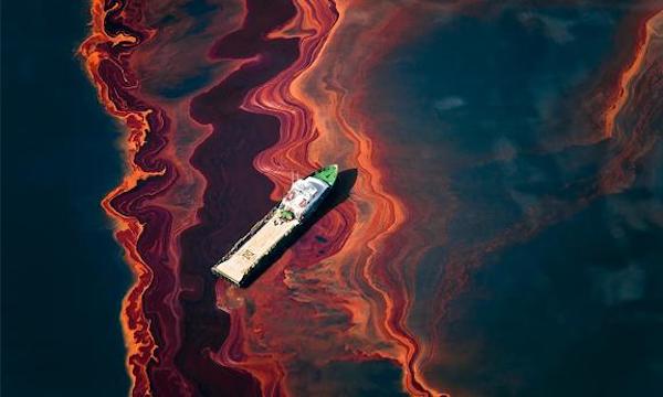 | Oil spill around ship | MR Online