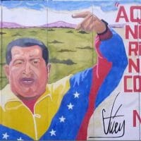 “Nobody surrenders here! Commune or nothing!” – a mural depicting Chávez and the commitment to building the commune (Photo: Venezuelanalysis)
