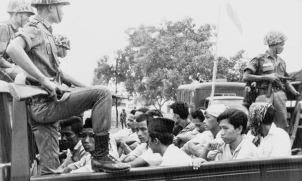 | Indonesian soldiers round up civilians in Jakarta 30 October 1965 | MR Online