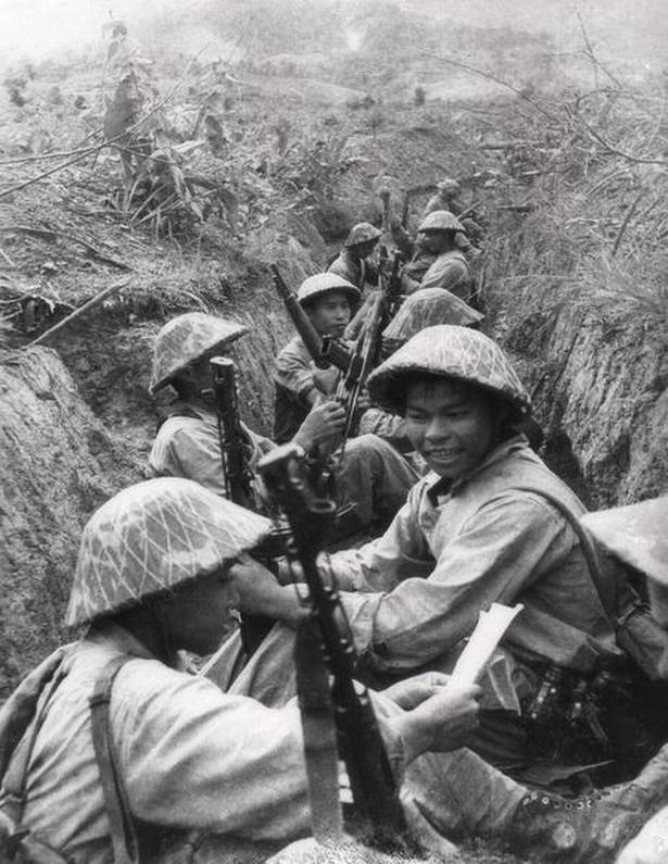 | This picture taken in 1954 shows Vietnamese soldiers resting between two advances in a trench at Dien Bien Phu | MR Online