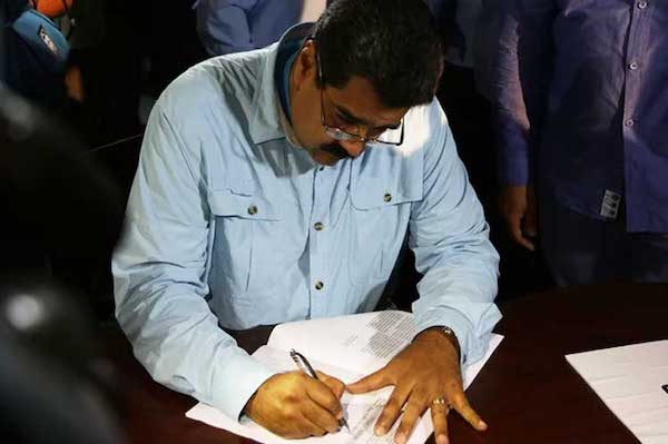 | Signatures against Intervention Threats Collected in Venezuela | MR Online