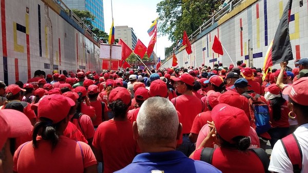 | A massive pro government rally on March 16 Caracas © Eva Bartlett | MR Online