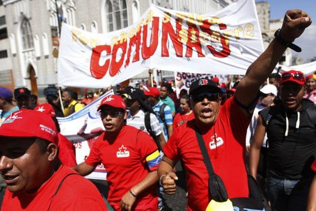 | Chavista march in central Caracas | MR Online