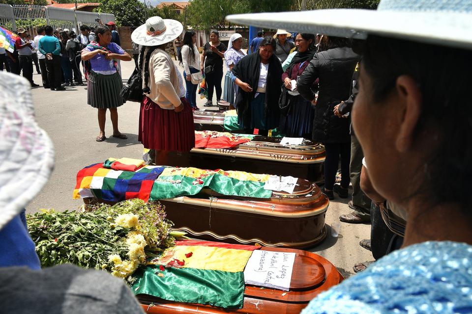 | In Cochabamba citizens surround the coffins of those killed in the repression of Sacaba | MR Online