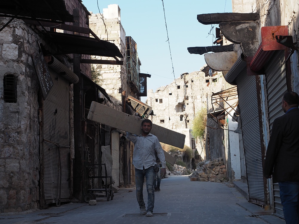 | Residents of Aleppo rebuilding their war damaged homes | MR Online