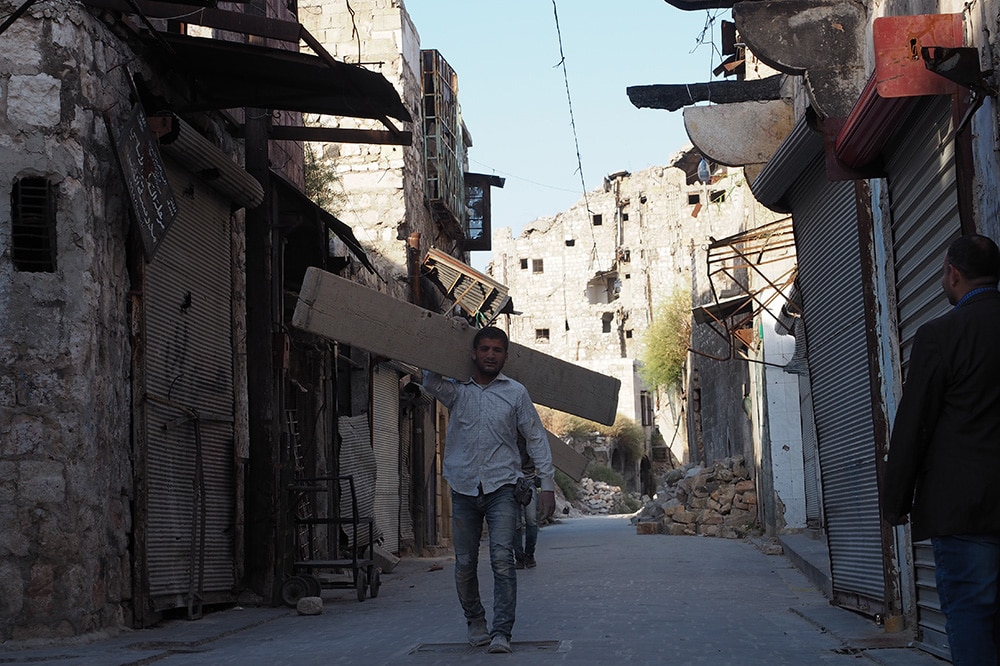 | Residents of Aleppo rebuilding their war damaged homes | MR Online