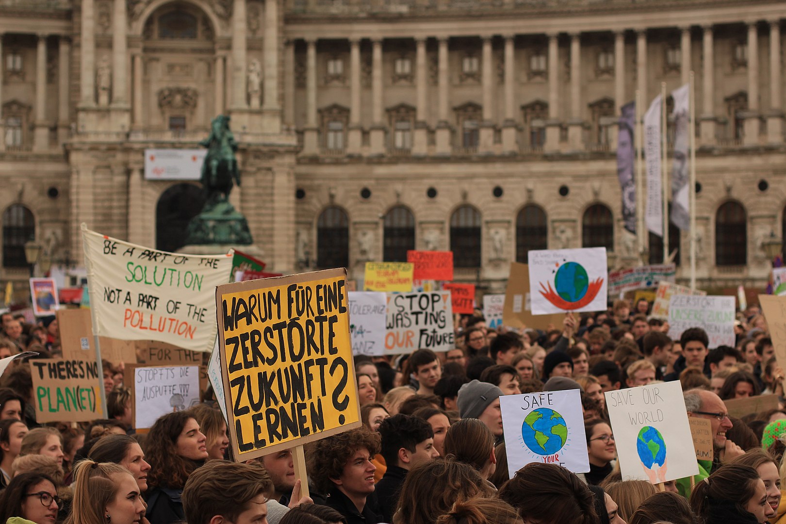 | School strike for climate FridaysForFuture on Heldenplatz in Vienna Austria on March 15 2019 | MR Online