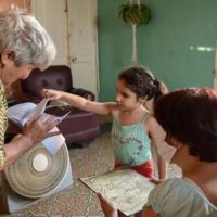 Throughout the current health emergency, Cuban families have promoted good health practices and continue to play a leading role in the education of younger generations. Photo: Ariel Cecilio Lemus Alvarez