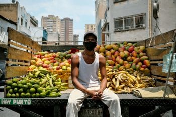 | Mangoes plantains and avocados Caracas Venezuela 2020 Dikó CacriPhotos | MR Online