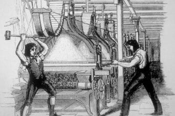 | Destruction de machines par les Luddistes le mouvement contre la mécanisation de l | MR Online'industrie textile) au Royaume-Uni, en 1811. (Photo by API/Gamma-Rapho via Getty Images)