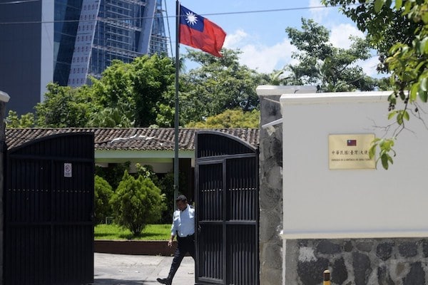 | A guard closes the gate of the Embassy of Taiwan in San Salvador on August 21 2018 after China and El Salvador established diplomatic relations Photo AFP Marvin Recinos | MR Online
