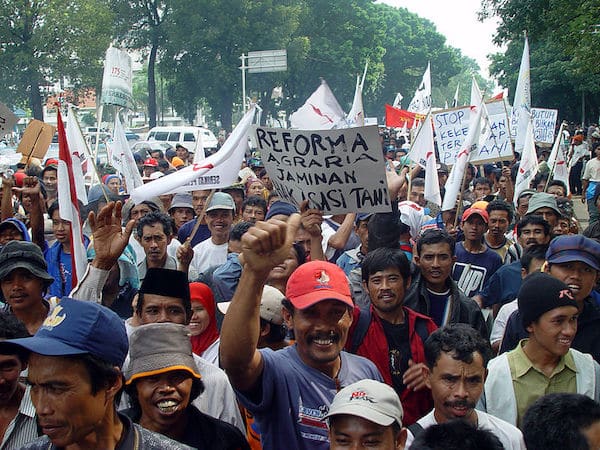 | Jakarta farmers protest Photo Wikimedia Commons | MR Online