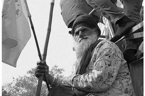 | A farmer from Punjab protests during a tractor march on Republic Day on GT Karnal Bypass Road in Delhi 26 January 2021 Vikas Thakur Tricontinental Institute for Social Research | MR Online