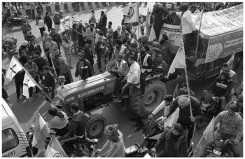 | A tractor contingent on GT Karnal Road breaks through barricades and enters Delhi beginning a confrontation between protestors and the police in Delhi 26 January 2021 Vikas Thakur Tricontinental Institute for Social Research | MR Online