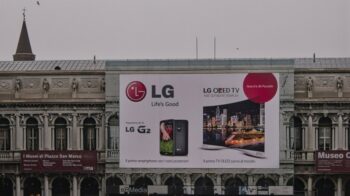 | An LG advertisement plastered on the side of Saint Marks Basilica in Venice Photo from Flickr | MR Online