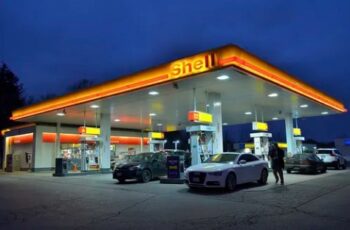 | Between January and March Shell made bn in profit Image Public Domain | MR Online