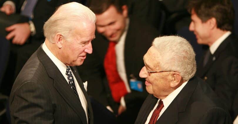 | Biden Kissinger Harold Dettenborn CC BY 30 DE | MR Online