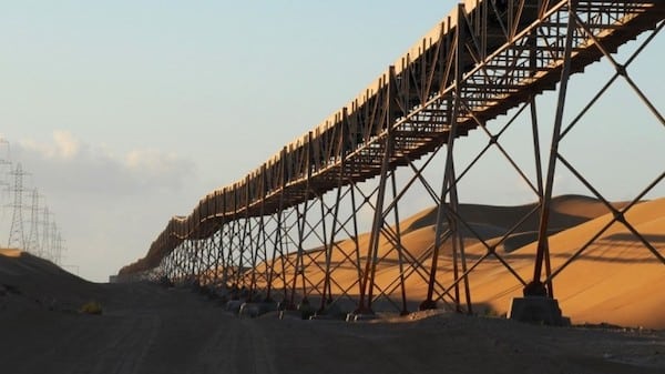 | The worlds longest conveyor belt in Boucraa a Moroccan controlled region of Western Sahara Photo from Reddit | MR Online