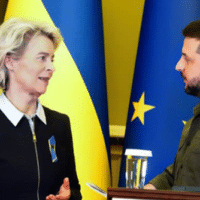Ursula von der Leyen with Ukrainian President Volodymyr Zelensky. [Source: bg-turk.com]