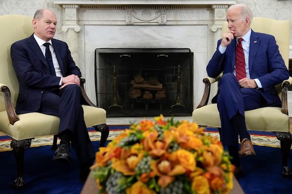 | German Chancellor Olaf Scholz and President Joe Biden speak in Oval Office March 3 2023 Photo AP | MR Online
