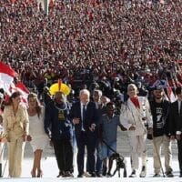 | We have a large inventory of historical material and symbolic debts so well represented in the ceremony of handing over the presidential sash and in the iconic ascent of the ramp of the Planalto Palace Foto Tânia RegoAgência Brasil | MR Online