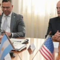 US SOUTHCOM head General Laura Richardson meets Argentinian Defense Minister Jorge Taina on Monday, April 17, 2023. Photo: HispanTV.