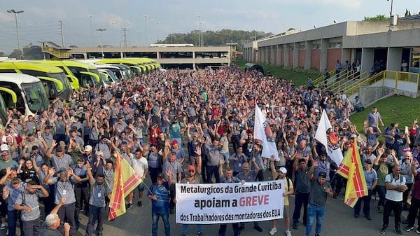 | The Metalworkers Union of Greater Curitiba SMC holds an assembly in Brazil to express support and solidarity with the strike of US automaker workers SINDICATO DOS METALÚRGICOS DA GRANDE CURITIBA FACEBOOK | MR Online