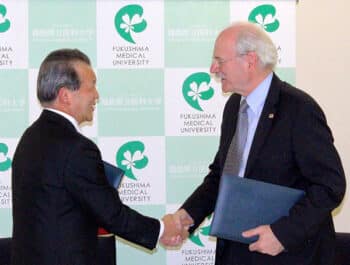 | Shinichi Kikuchi President of Fukushima Medical University and Jacques Lochard Vice Chair of ICRP in 2014 Photo ICRP | MR Online