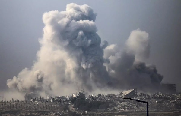 | Smoke billows after an Israeli strike in the southern Gaza Strip near the Israel border 4 December 2023 AFP | MR Online