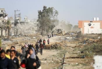 | PALESTINIANS TRAVELING SOUTH FROM THE ZEITOUN DISTRICT ON THE SOUTHERN OUTSKIRTS OF GAZA CITY ON NOVEMBER 26 2023 ON THE THIRD DAY OF A TRUCE BETWEEN ISRAEL AND HAMAS PHOTO AHMED IBRAHIM APA IMAGES | MR Online