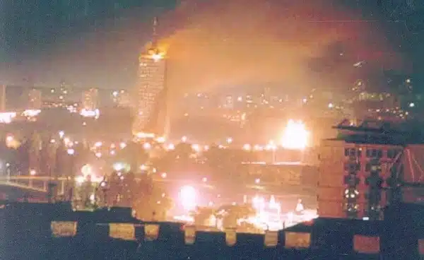 | Belgrade during NATO bombing of Yugoslavia | GNU Affero General Public License | MR Online