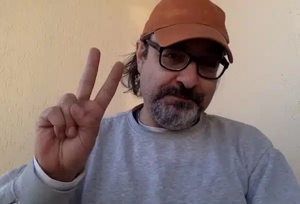 MR Online | A screengrab shows late journalist Gonzalo Lira holding up a peace sign in a video he uploaded on his YouTube channel on October 17 2022 Image by YouTubetheroundtablegonzalolira5818 | MR Online