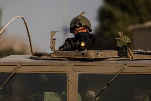 MR Online | ISRAELI SOLDIERS SIT IN A TANK NEAR THE ISRAEL GAZA BORDER AFTER THE END OF A SEVEN DAY TRUCE BETWEEN ISRAEL AND HAMAS DECEMBER 1 2023 KIBBUTZ BEERI PHOTO © ILIA YEFIMOVICHDPA VIA ZUMA PRESSAPA IMAGES | MR Online